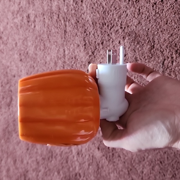 Scentsy Pumpkin Mini Warmer-NWOT - Picture 4 of 8